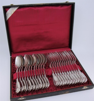 Suite de 12 couverts en argent - Naples, vers 1840