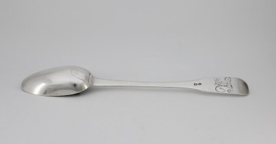 Cuillère à ragoût, Neuchâtel vers 1740 - Orfèvre Jean Redard