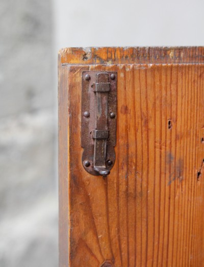 Petite armoire peinte - Suisse, début du XIXe