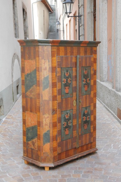 Petite armoire peinte - Suisse, début du XIXe