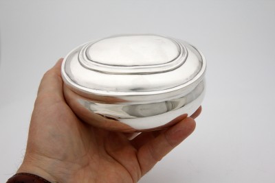 Grande boîte en argent uni, Zurich vers 1740 - Hans-Rudolf Manz (1713-1790), reçu maître en 1734