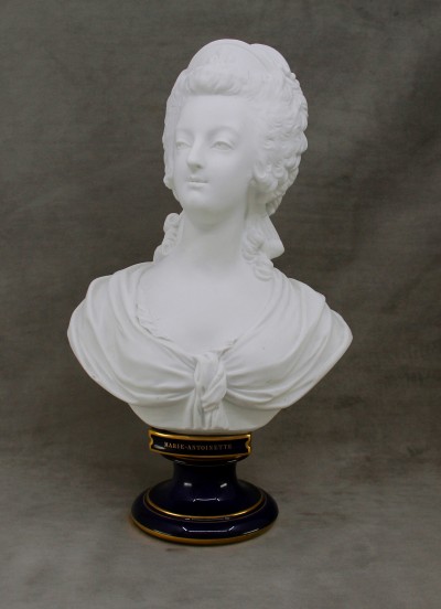 Marie-Antoinette, reine de France - Biscuit de Sèvres d'après Brachard, 1877