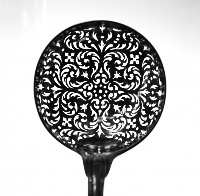 Cuillère à saupoudrer Rochefort d'Ally, Paris 1745-1746 - Rare modèle précoce, par François Lamiche