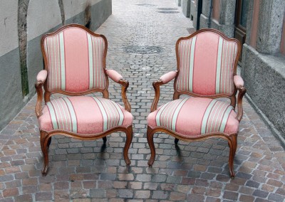 Paire de fauteuils à la Reine d'époque Louis XV - Estampille de François CANOT — Lyon, vers 1760