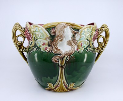 Cache-pot Art Nouveau, Onnaing - Femme papillon, modèle "Biarritz", vers 1900