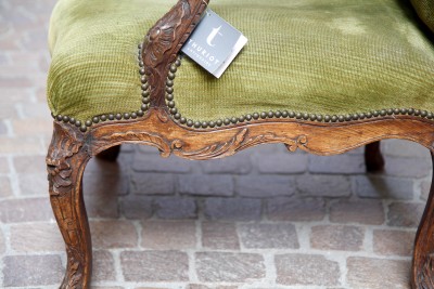 Fauteuil à la Reine à dossier plein, d'époque Louis XV - attribué à Louis Cresson (1706-1761)