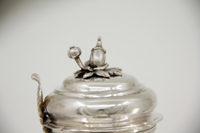 Grande verseuse en argent, Augsbourg vers 1760 - Johann Georg Kloss, reçu maître en 1738
