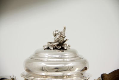 Grande verseuse en argent, Augsbourg vers 1760 - Johann Georg Kloss, reçu maître en 1738