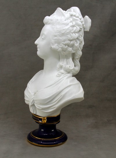 Marie-Antoinette, reine de France - Biscuit de Sèvres d'après Brachard, 1877