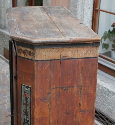 Petite armoire peinte - Suisse, début du XIXe