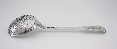 Cuillère à sucre armoriée, Laval 1762-1764 - Armoiries Picot de Dampierre