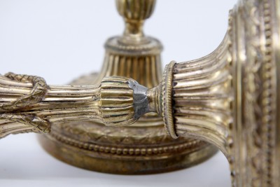 Paire de flambeaux d'époque Louis XVI - en bronze doré, vers 1780